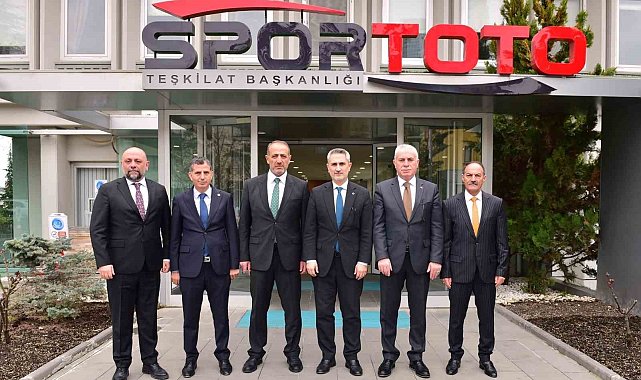 Bayburt'a futbol sahaları ile tenis kortu yapılacak