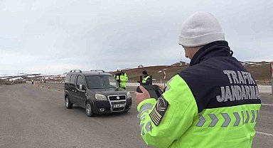Bayburt'ta bayram trafiği mercek altında: Karadan ve havadan sıkı denetim