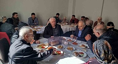 Bayburt'ta huzurevi sakinleri yakınlarıyla kahvaltıda buluştu