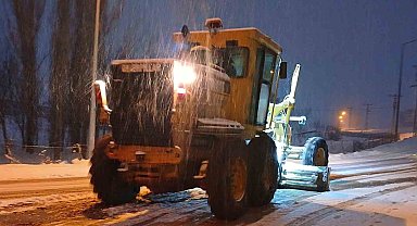 Bayburt'ta karla mücadele çalışmaları sürüyor