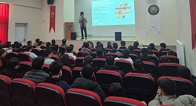 Bayburt'ta öğrencilere yapay zekâ eğitimi verildi