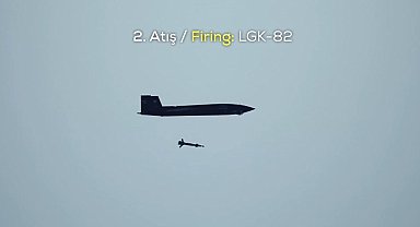 Bayraktar KIZILELMA LGK-82 ve TEBER-82 mühimmatlarıyla hedefi tam isabetle vurdu