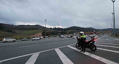 Bayram dönüşü Bursa otoyolunda yoğunluk: İstanbul istikametinde trafik yavaşladı