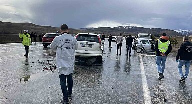 Bayram tatili dönüşü trafik kazası: 1 ölü, 5 yaralı