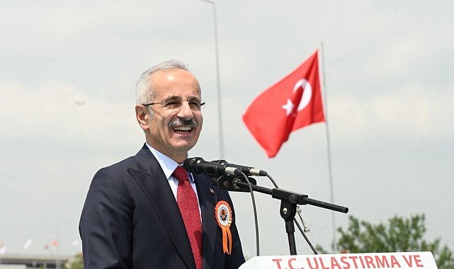 Bayramda otoyol ve köprülerden 12,3 milyon araç geçti