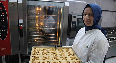 Bayramın vazgeçilmez tatlısı: 'Kayseri Nevzinesi'