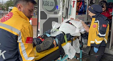 Beton mikserini yıkarken düşen sürücü hastanelik oldu