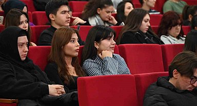 BEUN Bilim Kafe'de Bağımlılıkla Mücadelenin Önemine Dikkat Çekildi