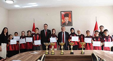 Bilecik'te 'Floor Curling' başarı belgeleri sahiplerini buldu