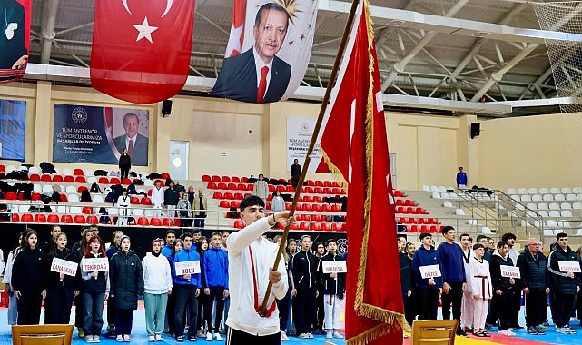 Bilecik'te 400 sporcu tekvando grup müsabakalarında ter döktü