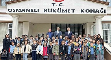 Bilecik'te öğrenciler 'Yerel Yönetimler' konusunu makamda inceledi