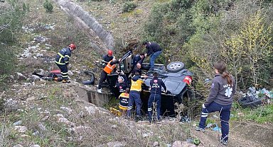 Bilecik'te otomobil takla attı: 2 yaralı