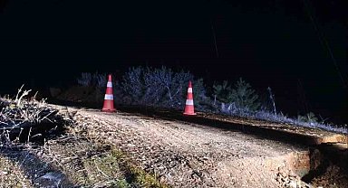 Bilecik'te yağış nedeniyle köy yolu çöktü