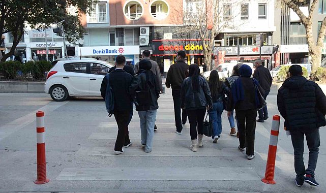 Bilecik'te yaya geçitlerinde duba düzenlemesi