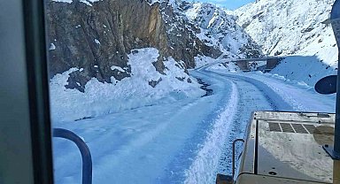 Bingöl'de kapalı köy yolları bir bir açılıyor