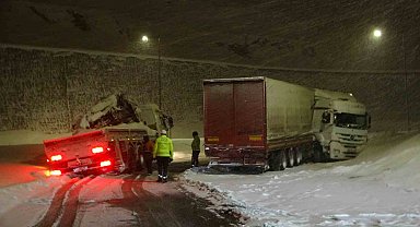 Bitlis'te kar yağışı kazaları da beraberinde getirdi