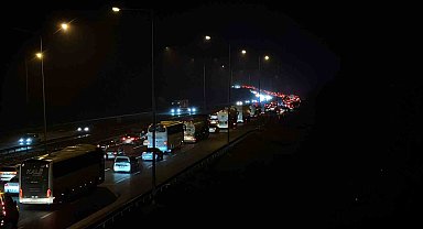 Bolu geçişinde bayram trafiği kilit