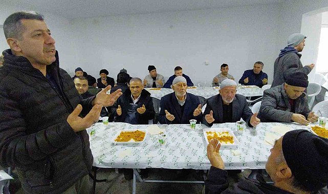 Bolu'da köy halkı geleneksel bayram yemeğinde buluştu