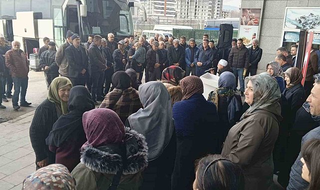 Bolu'da Şevval umresi için 25 kişilik kafile dualarla uğurlandı