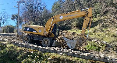 Buldan Göğüs Hastalıkları Hastanesi yolunun bakım ve onarımı yapılıyor