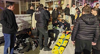 Burdur'da otomobil ile çarpışan motosikletlinin yaralandığı kaza kamerada