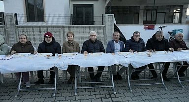 Burhaniye' de toplu iftar geleneği devam ediyor