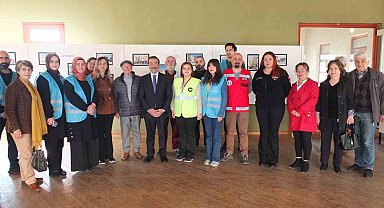 Burhaniye'de deprem fotoğrafları sergisi açıldı