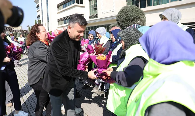 Bursa Büyükşehir'den kadınlar çiçek jesti