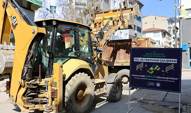 Bursa Gemlik'in köklü caddesinde önemli çalışma