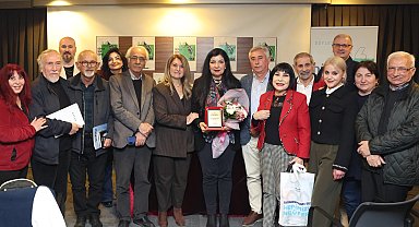 Bursa Nilüfer'de Dünya Şiir Onur Ödülü Nisa Leyla'ya verildi