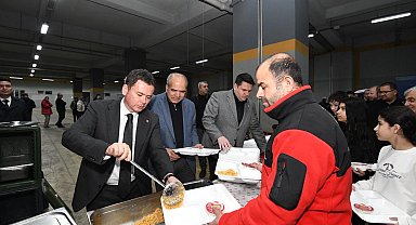 Bursa Osmangazi'de Başkan Aydın Yunuseli'nde vatandaşlarla iftarda buluştu