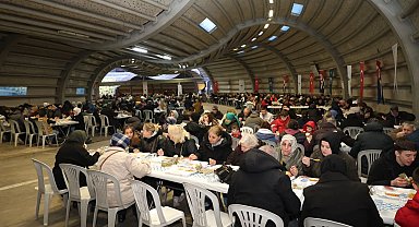 Bursa Osmangazi'de ramazan sofraları binlerce vatandaşı buluşturuyor