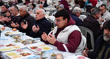 Bursa Osmangazi'de Ramazan sofrası Sırameşeler'de kuruldu