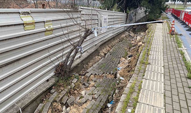 Bursa'da hafriyat çalışmasında yola zarar verdiler