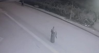 Bursa'da kapkaç anı kamerada 18 suç kaydı bulunan zanlı tutuklandı
