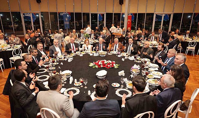Bursa'da özlenen tablo...Mecliste su için tartıştılar, iftarda aynı sofrada buluştular