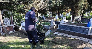 Bursa'da şehitlik ve mezarlıklar bayrama hazır