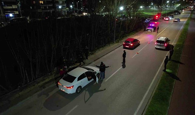 Bursa'da yer değiştiren 'piyasacılara' polis baskını