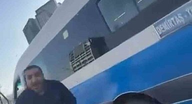 Bursa'da yol verme kavgası kamerada... Camı kırdı, 180 bin lira ceza yedi