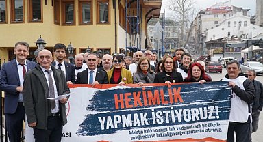 Bursa'da hekimlerden 'sağlık hakkı' yürüyüşü