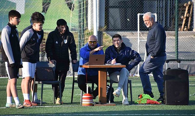 Büyükşehir Belediyespor altyapı futbolcularına bilimsel performans analizi