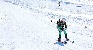 Büyükşehir ile zirvede büyük final: Uluslararası Erciyes Dağ Kayağı Yarışları sona erdi