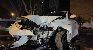 Caddebostan'da makas atan sürücü lüks araca çarpıp kaçtı