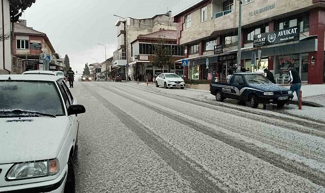 Çal'a Mart ayında kar düştü