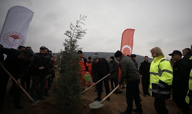 Çanakkale'de Dünya Ormancılık Günü'nde 5 bin fidan toprakla buluştu