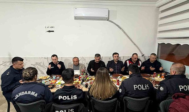 Çavdarhisar Kaymakamı Murat Ak, emniyet ve jandarma personeliyle iftarda buluştu