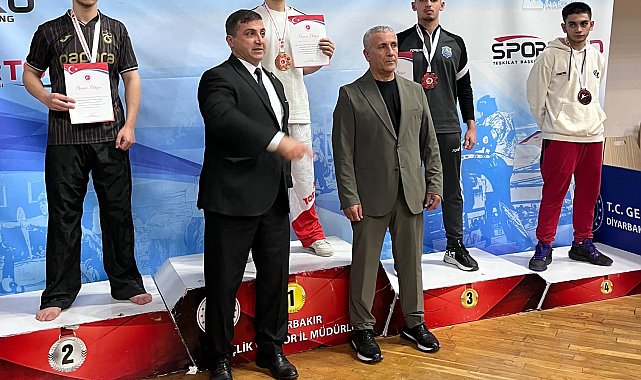 Çayırovalı kick boksçular Diyarbakır'dan 2 madalyayla döndü