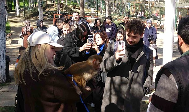 Çekmeköy'de kadınlar 8 Mart'ı hayvanat bahçesinde kutladı: Park of İstanbul kadınlara ücretsiz açıldı