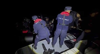 Çeşme açıklarında 34 düzensiz göçmen yakalandı