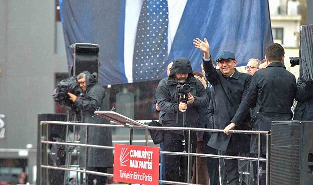 CHP Genel Başkanı Özel: "Ben milletimden utandım o görüntüler adına. Ben özür diyorum milletimden"